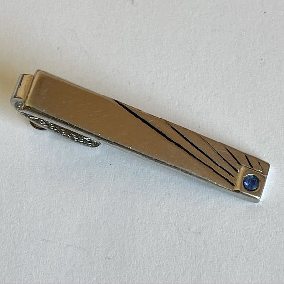 Vintage Silver Tone Striped Tie Clip With Blue Sapphire Rhinestone Inlaid - Picture 3 of 6
